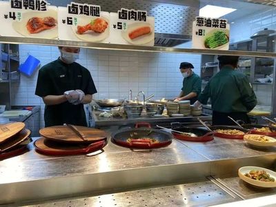 看餓了!打工人在排隊(duì)吃快餐,快餐品牌卻在扎堆上市